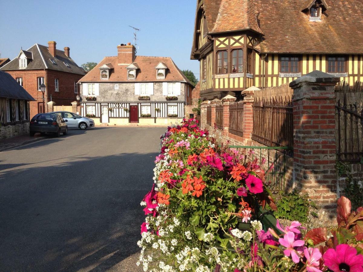 Gites De La Maison Du Haras Beuvron-en-Auge Buitenkant foto